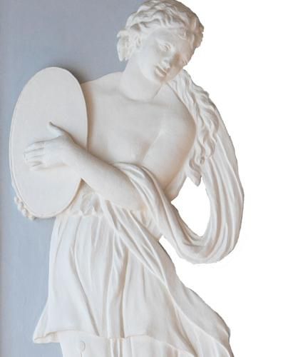 Tambourinspielerin als Wandrelief im Großen Salon des Kurpfälzischen Museums