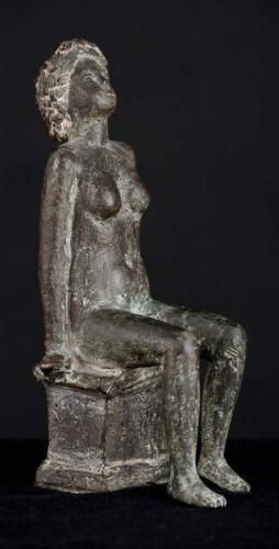 Sitzende, 1955, Bronze nach Gips, H 21 cm, B 8 cm, T 9 cm (Foto: KMH)