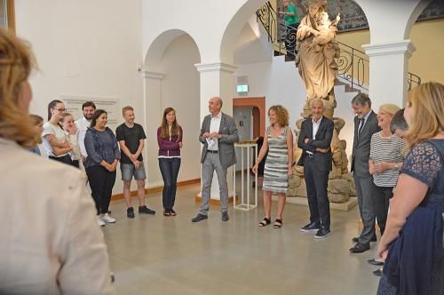 Schülerinnen und Schüler aus dem Hölderlingymnasium zu Besuch im KMH (Foto: KMH) Schülerinnen und Schüler aus dem Hölderlingymnasium zu Besuch im KMH (Foto: KMH)