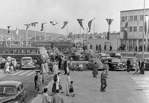 Der neue Bahnhof am heutigen Standort wurde 1955 eröffnet. Foto: Fritz Hartschuh, Stadtarchiv Heidelbergerg