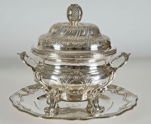 Mehrteiliges Taufbesteck im Futteral, Nürnberg 1781-1784, Foto KMH/Gattner Mehrteiliges Taufbesteck im Futteral, Nürnberg 1781-1784, Foto KMH/Gattner