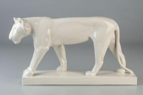 Schreitende Löwin, Entwurf: Gerhard Marcks, 1909 (KMH: K. Gattner) Schreitende Löwin, Entwurf: Gerhard Marcks, 1909 (KMH: K. Gattner)