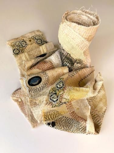 Sue Hotchkis: "Phoenix" (Detail), Foto: Künstlerin Gabi Mett: Litany_photo the artist