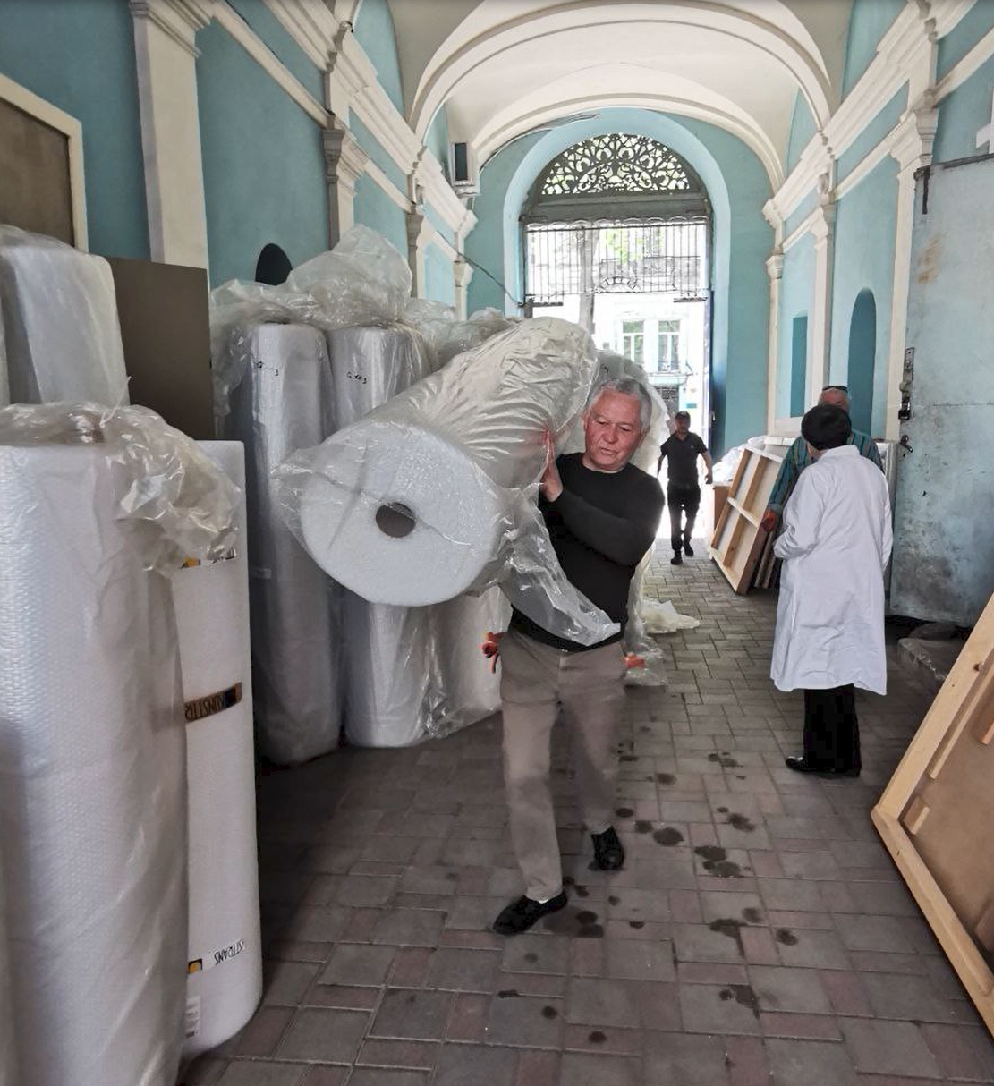 Abtransport der Gemälde im Odesa Museum, Foto: Olexander Kudimow Abtransport der Gemälde im Odesa Museum, Foto: Olexander Kudimow